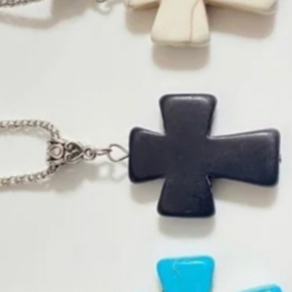 Cross Necklace IVORY stone cross on Silver Chain 2 1/2" extender, lobster clasp. - Picture 3 of 12